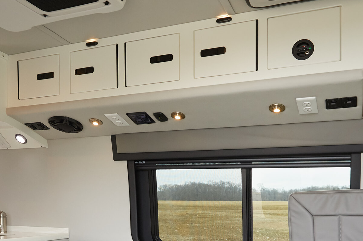 Embassy RV Models Traveler Features